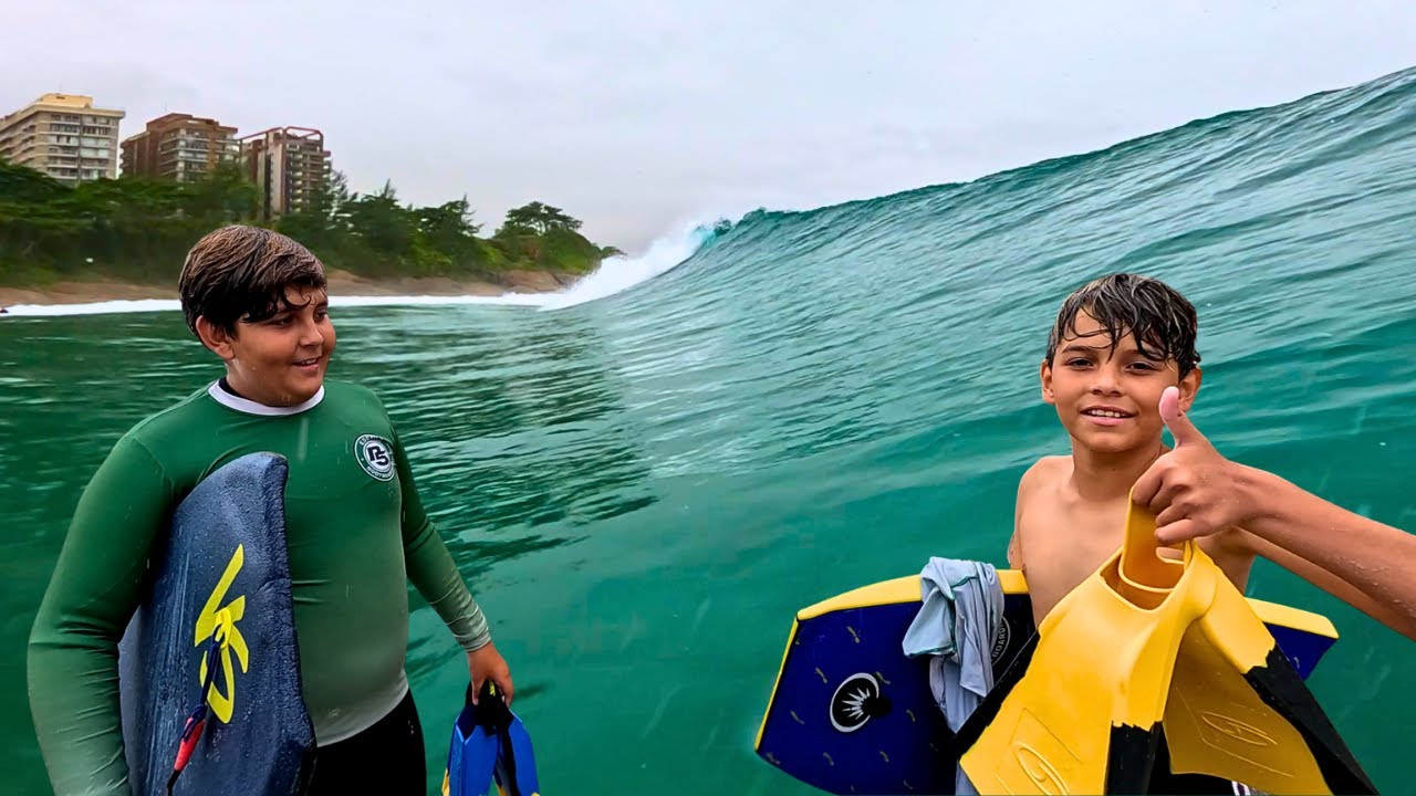Levei meus alunos para SURFAR comigo no Primeiro SWELL de 2026