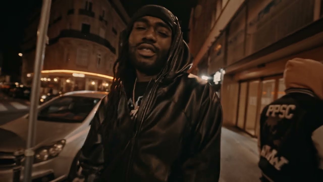 Boofinese- Crowd/Posse (Dir By ‪@WheezyKayyy )