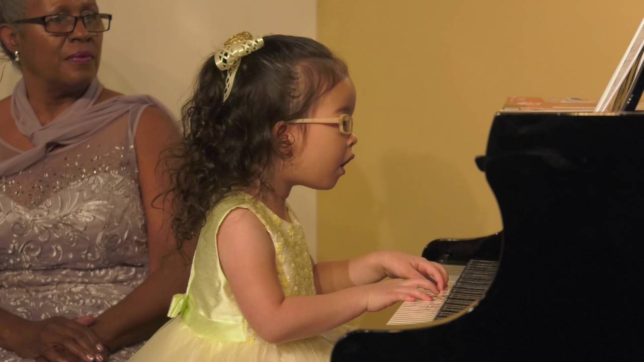 Kawaii Misako - Her 2nd Piano Recital 