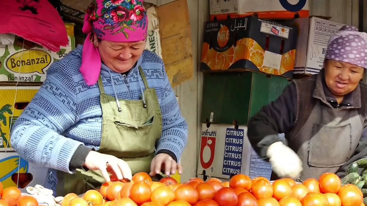 OSH  BAZAAR - A Tourist Walkthrough.