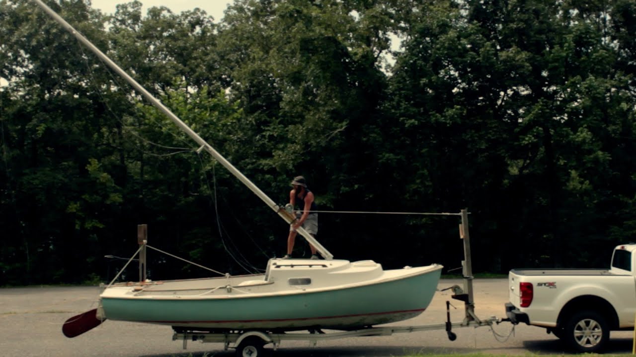 The Best Way to Raise a Sailboat Mast Oday Mariner