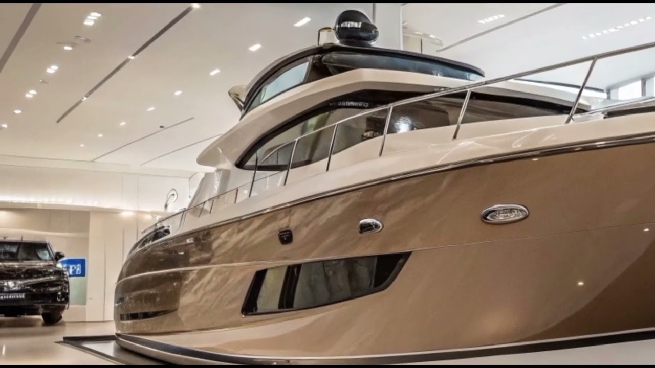 Роскошная современная яхта — символ богатства и стиля
