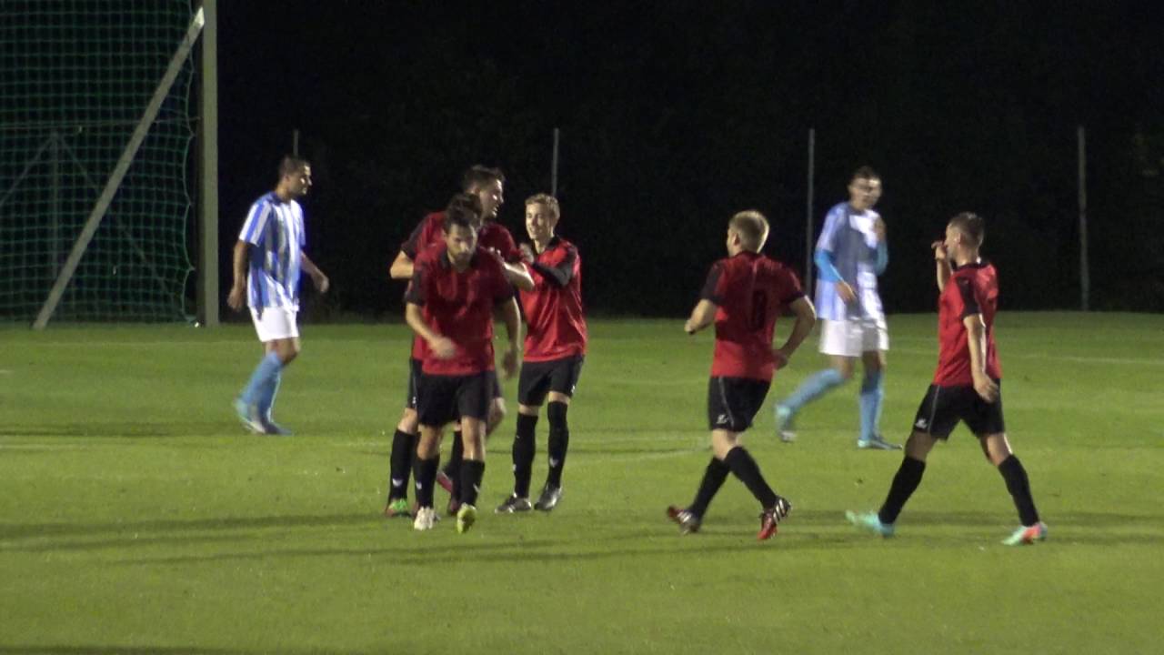 Freistoß für Lackenbach in Minute 68: Lukas Denk trifft den Ball perfekt - TOR! 1:2!