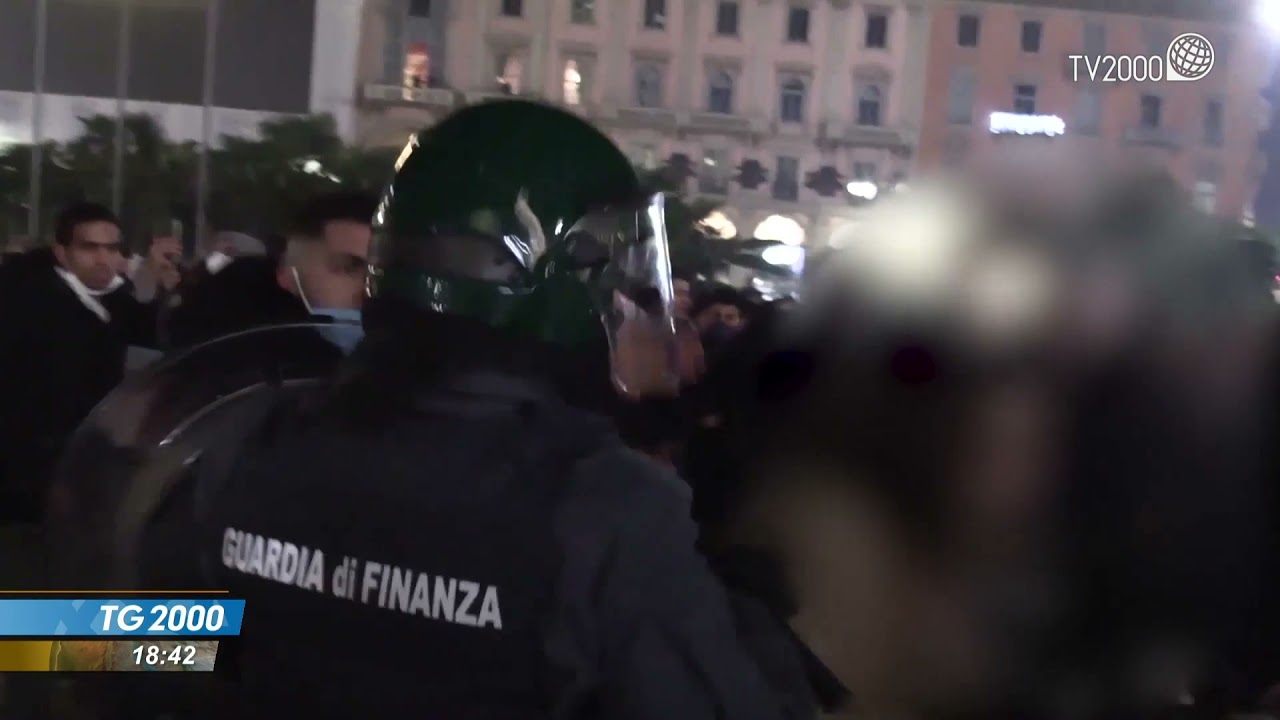 Molestie Capodanno, perquisizioni a Milano e Torino. Pm: violenza di gruppo