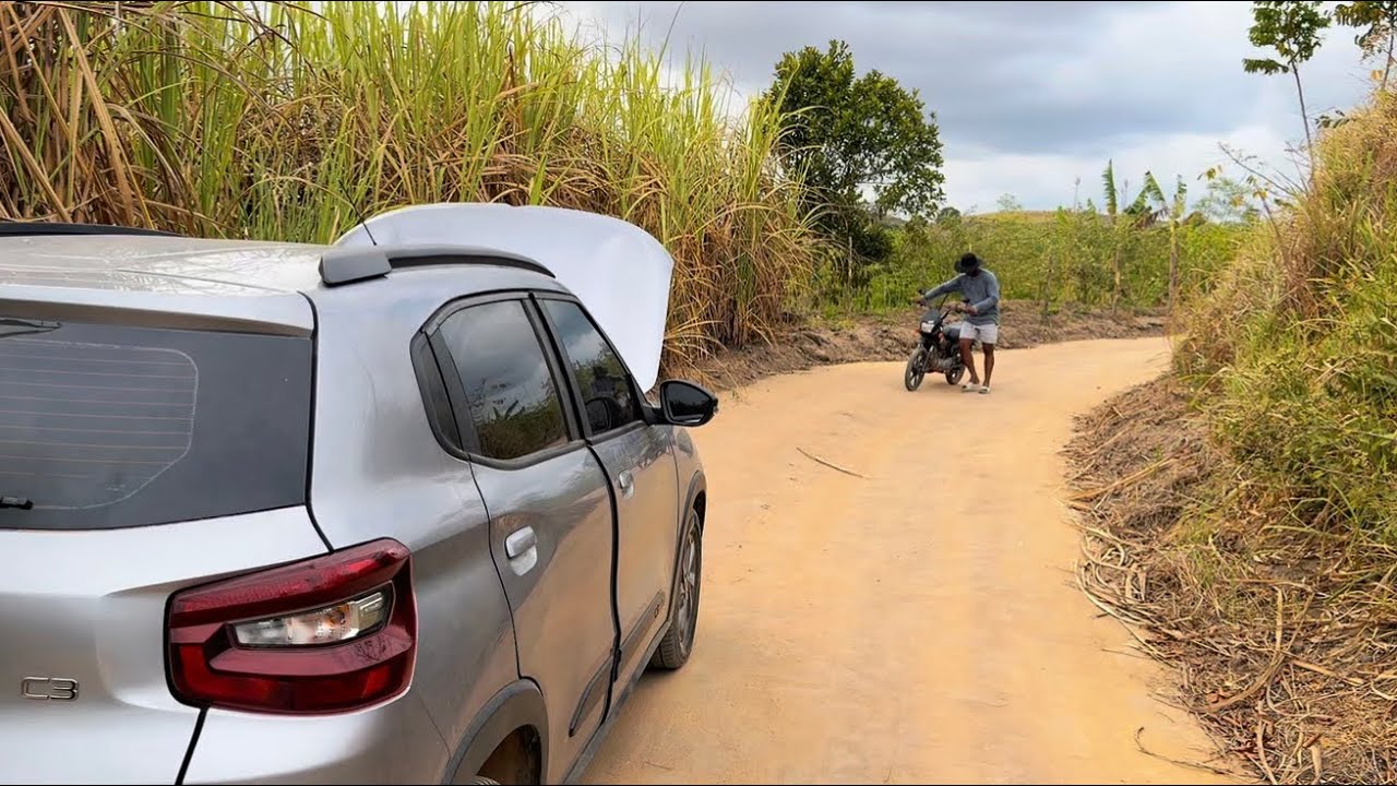 O Carro Dele Quebrou Do Meio Do Nada e Aparece Um Homem Estranho Para Ajudar Mais O Pior Acontece 