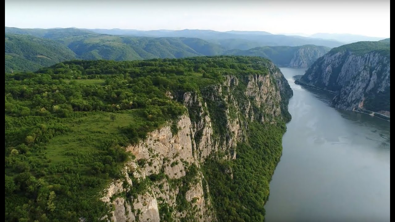Munții Almăjului și Cazanele Dunării &icirc;n Zbor peste Munții Rom&acirc;niei