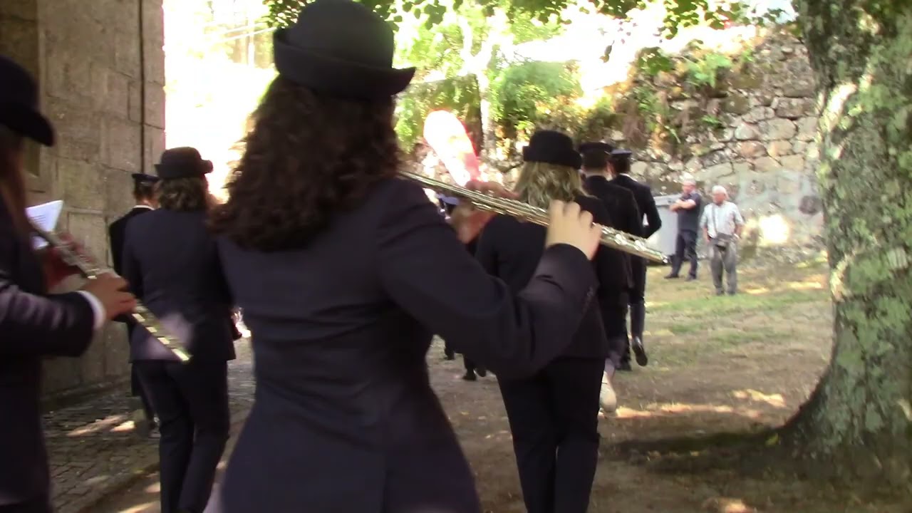 BANDA DA TROFA ENTRADA NAS FESTAS DE SÃO TIAGO