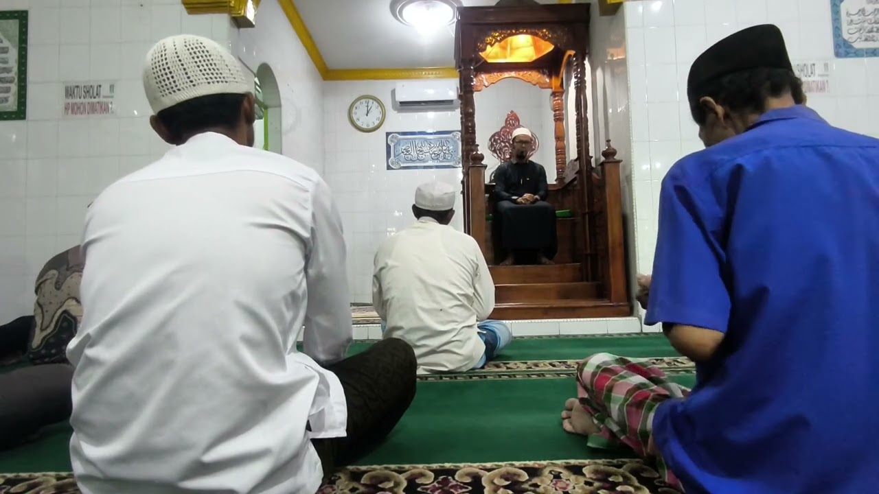 Suasana Shalat Jum'at di Masjid hidayatullah 