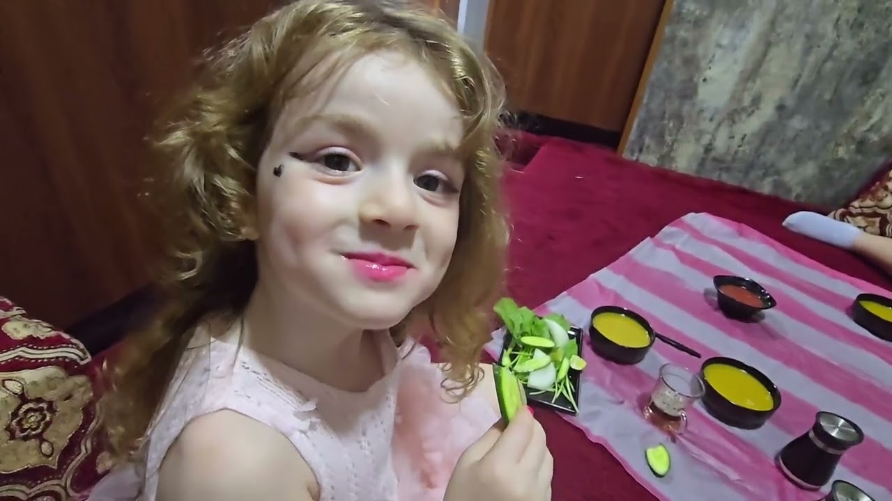 رحنا مشوار وأكلنا أكلة كتير طيبة واسد وهايدي كتير انبسطو 