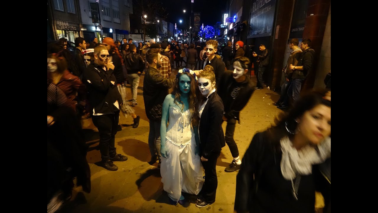 Walking at Night Time in London on Halloween Night | Camden Town Market High Street UK 31st October