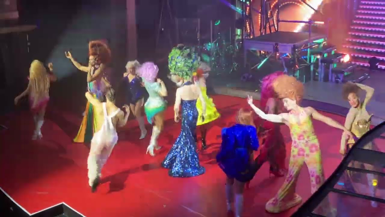 Starmusical - I will survive (Priscilla, folle du désert) - Folies Bergère - Paris 2025