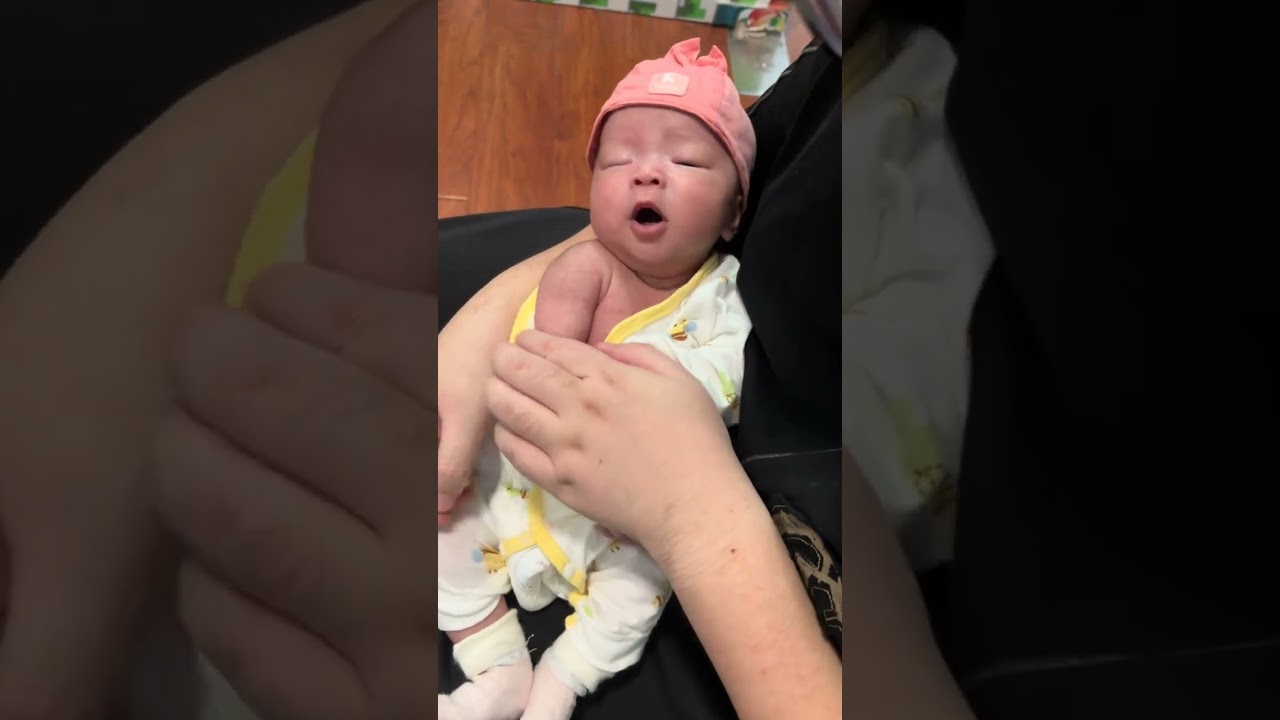 🥹💉 Preemie Baby&rsquo;s First Vaccine at One Month | Just Woke Up for a Shot! 👶❤️ #shorts #vaxxas