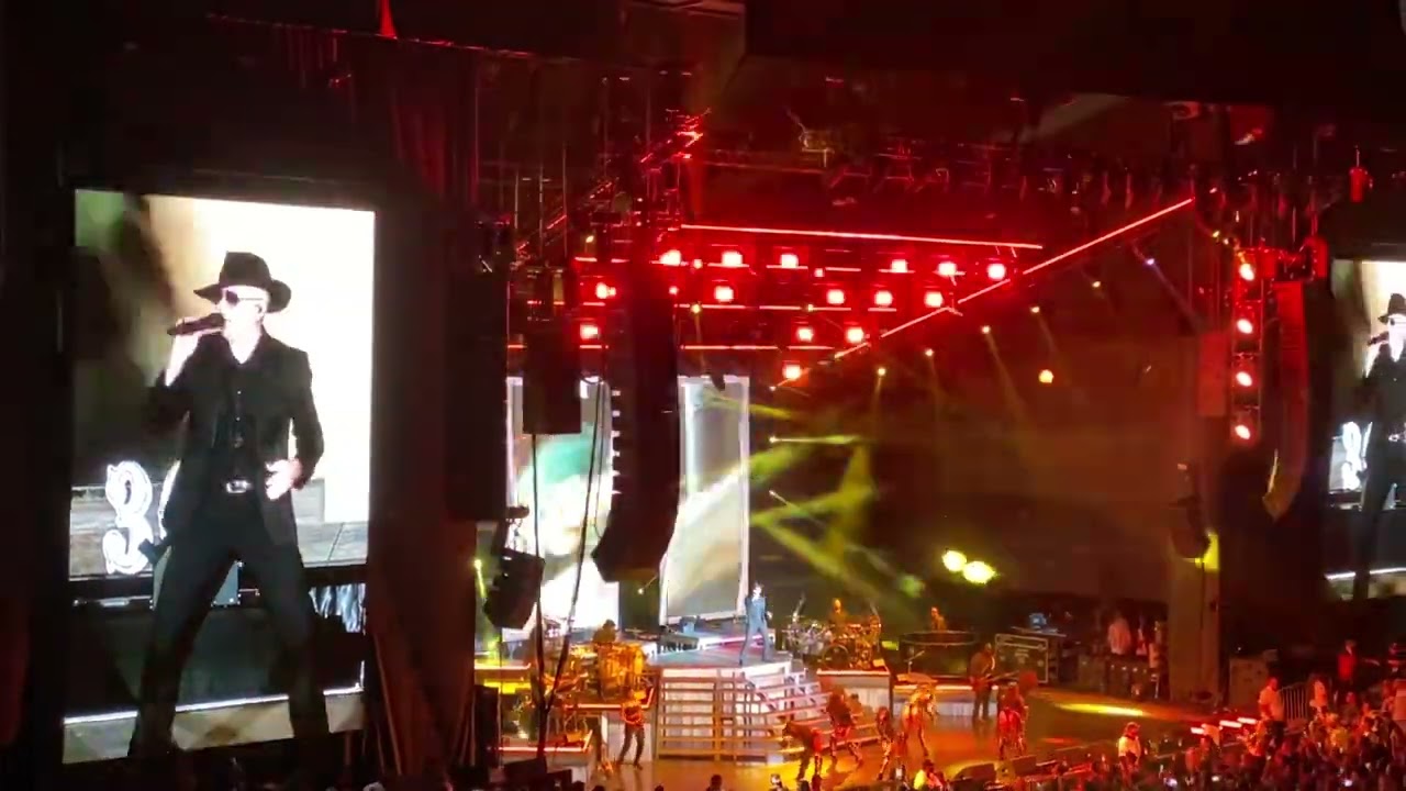 Pitbull I Feel Good Tour 