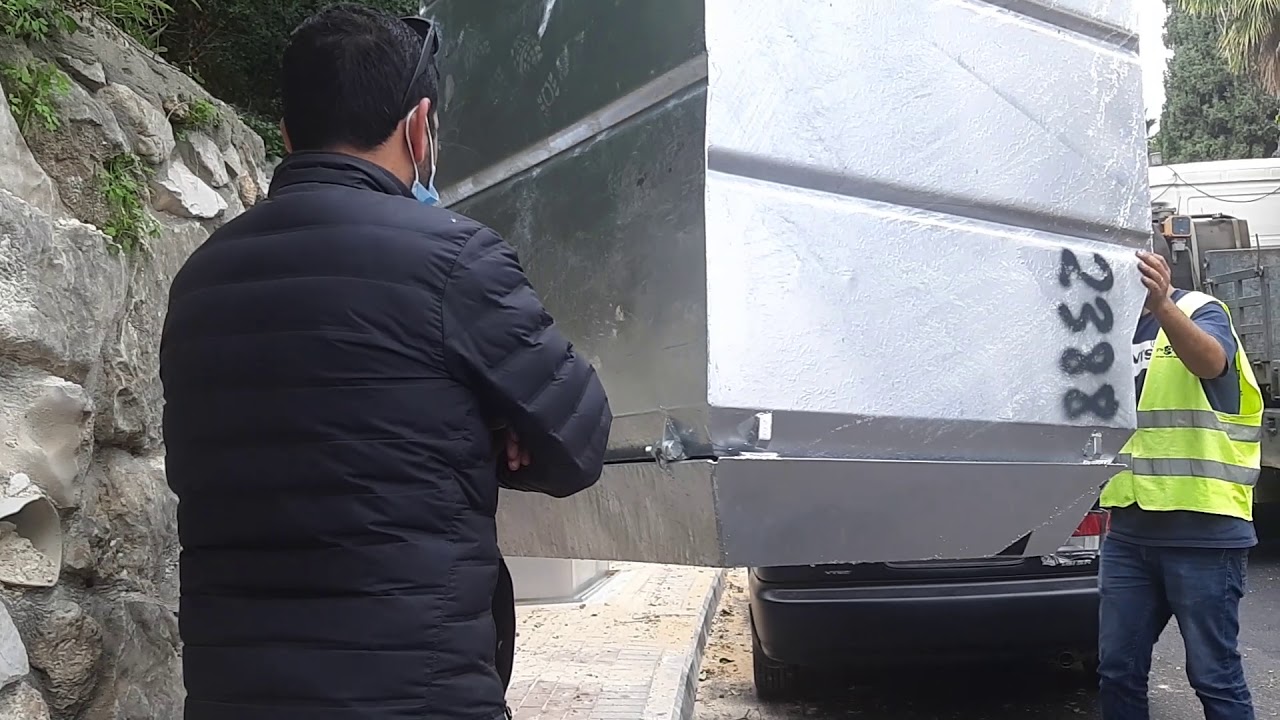 הטמנת פח אשפה טמון ברחוב העלייה בשכונת גבעת נשר בעיר נשר