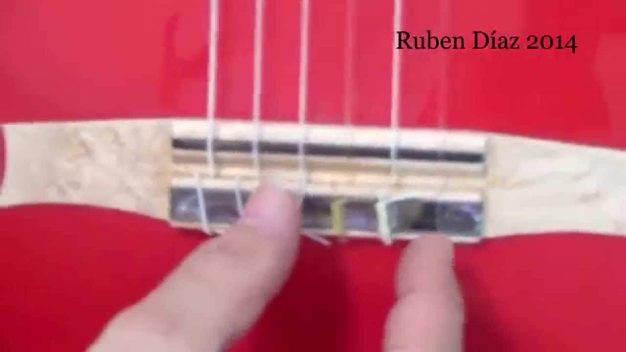 Strings Strung Differently to Balance the Tension at the Bridge / Ruben Diaz Tips Flamenco Guitar