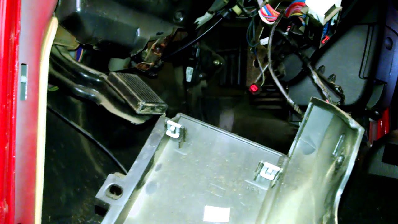 Heater core replacement overview Dodge Ram 1500 2004 2005 Component overview