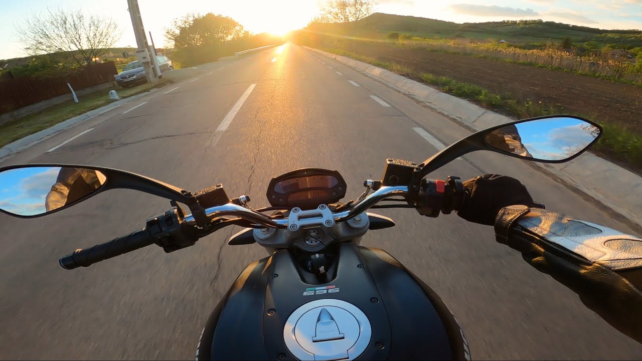 DUCATI MONSTER 696 Sunset Ride