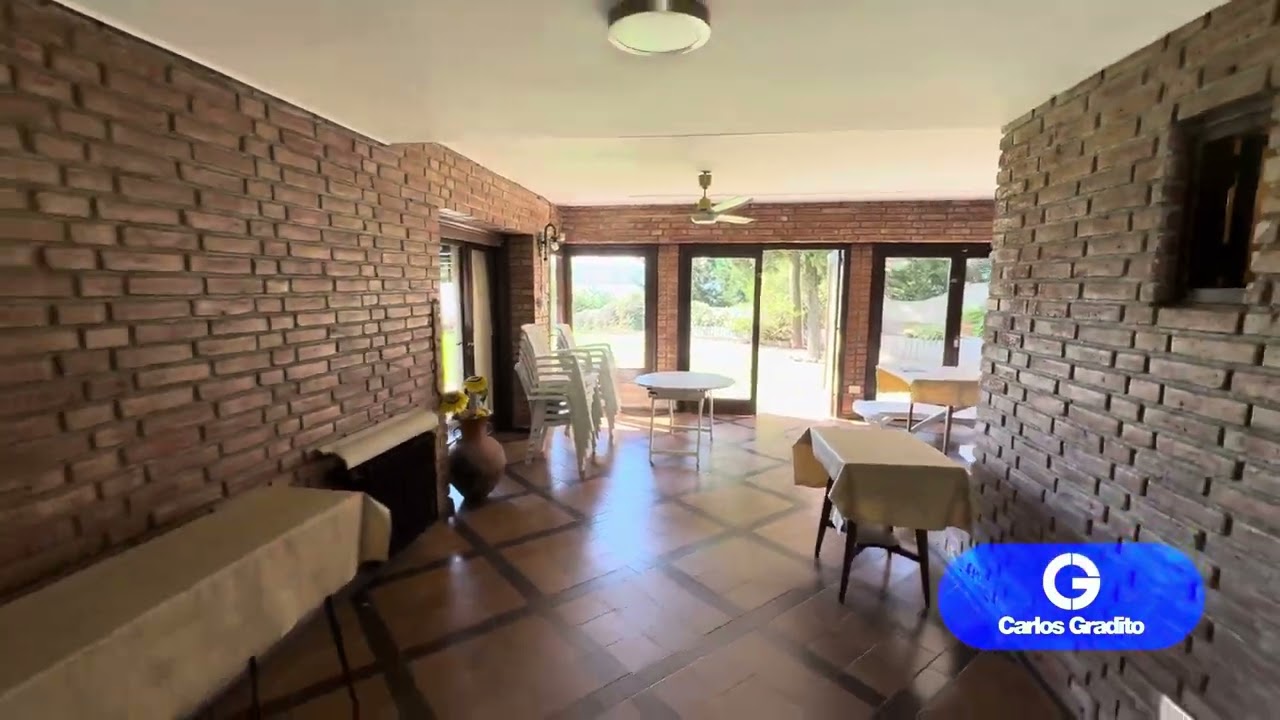 CASA EN VENTA CON BAJADA AL LAGO EN VILLA CARLOS PAZ