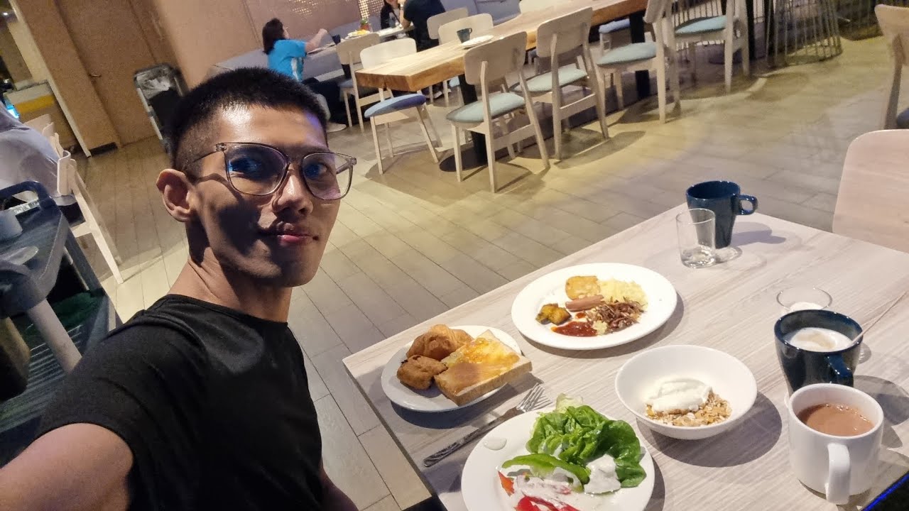 [4K] ЗАВТРАК «ШВЕДСКИЙ СТОЛ» В РЕСТОРАНЕ GREAT ROOM В ОТЕЛЕ HOLIDAY INN EXPRESS KL #DIORSHAARI #V...