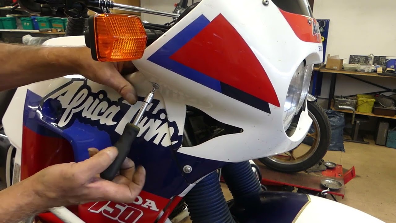 Honda Africa Twin RD04 Verkleidung reparieren und fertig werden