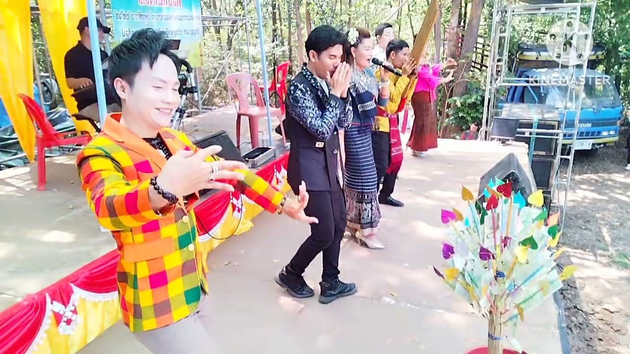 หมอลำเครือวัลย์ ลำทางสั้น+เดินกลอนม่วนๆจ้าาา