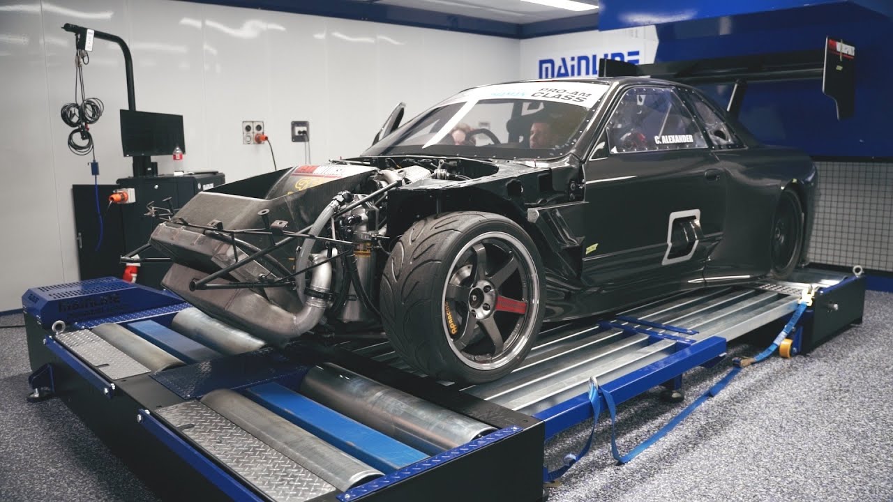 Nick and Ben chat ahead of the Emtron Advanced WTAC Training alongside the 4G63 powered R32 Skyline.