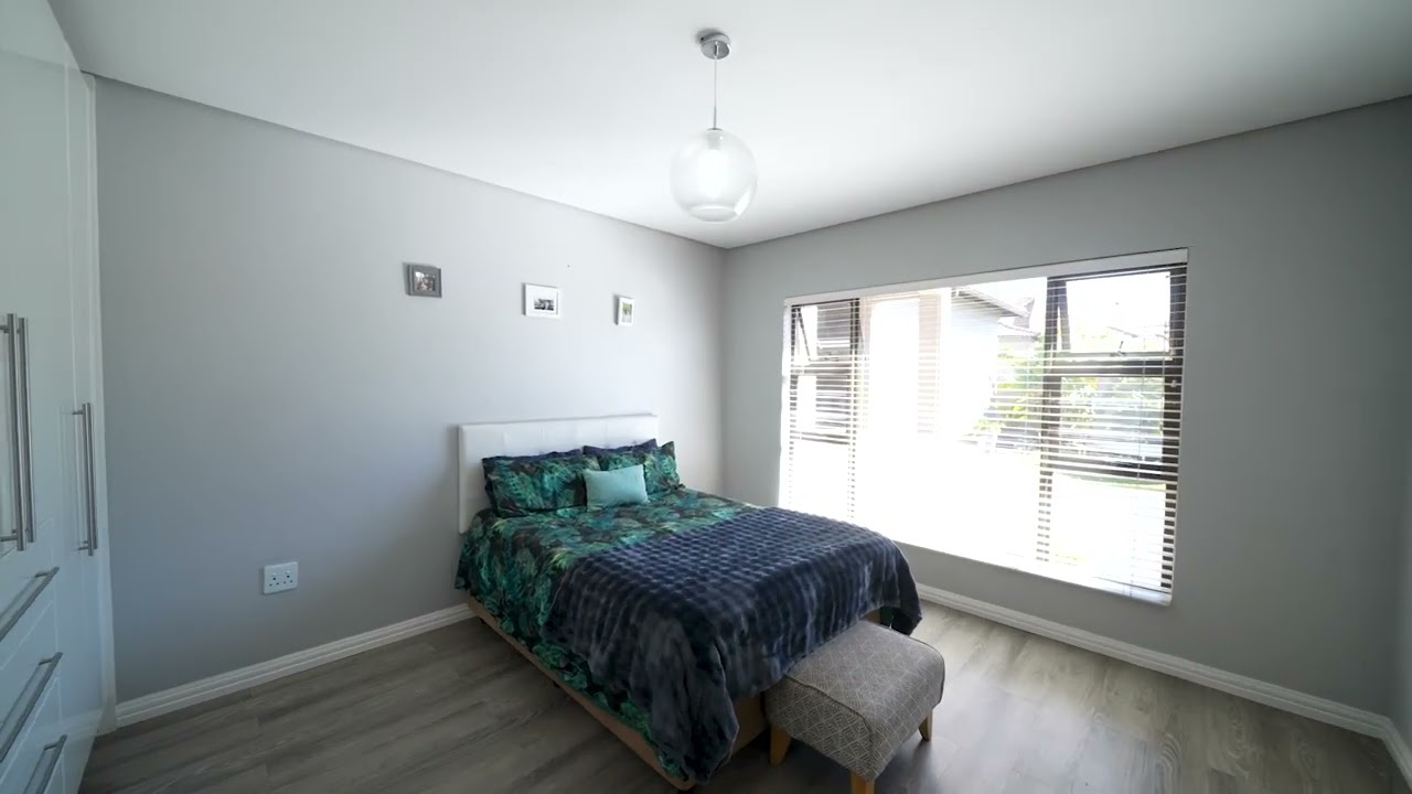 Beautiful home in lakeside village, modderfontein