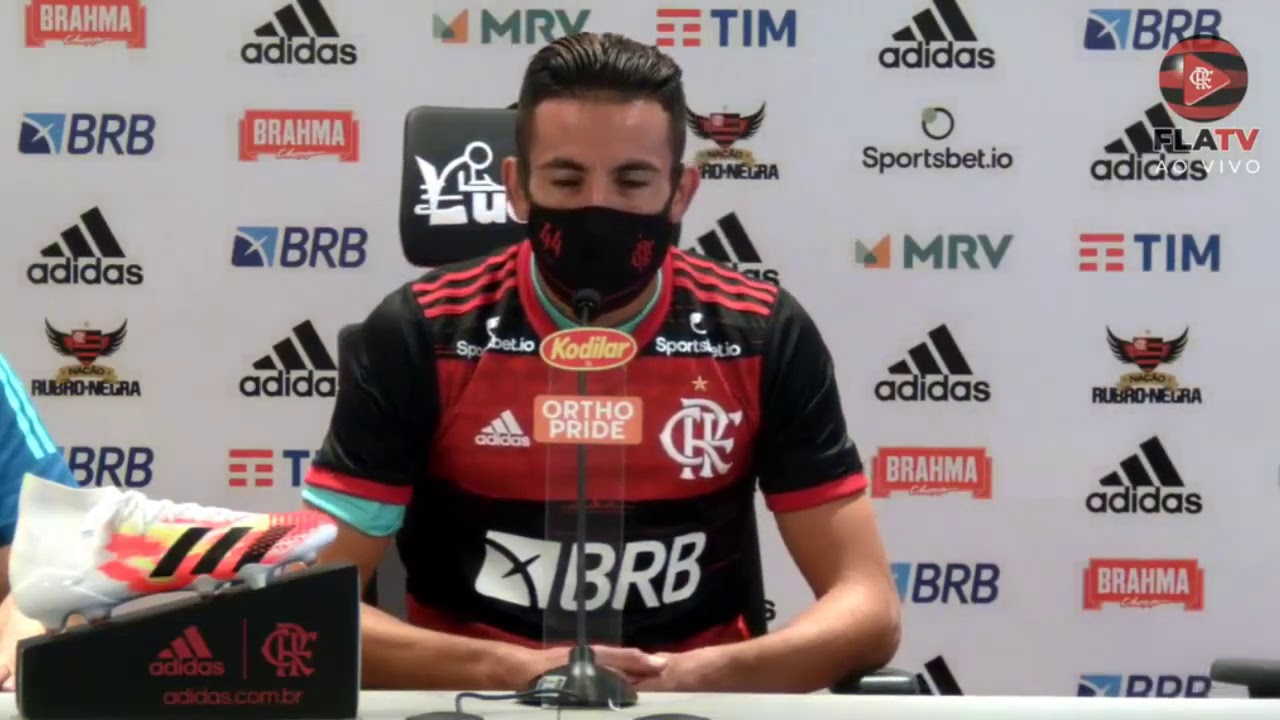 MARCOS BRAZ DA CORTE EM VENÊ CASAGRANDE X9 AO VIVO DURANTE A COLETIVA DE APRESENTAÇÃO DE ISLA