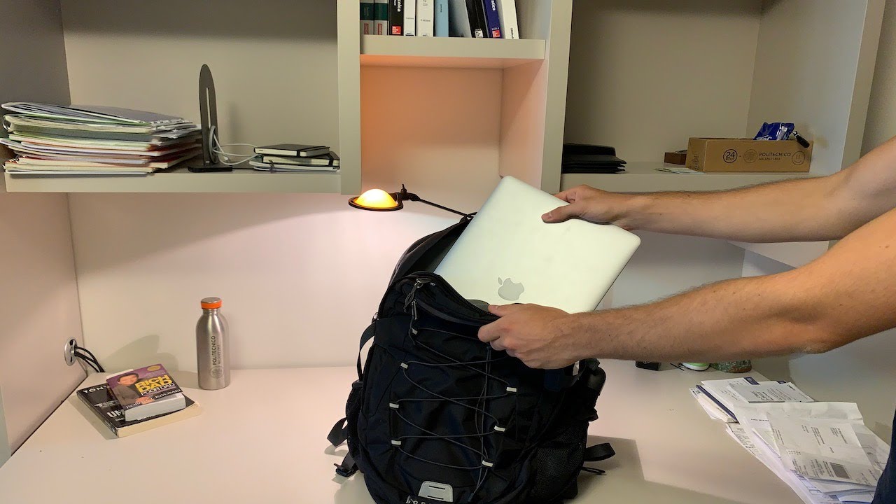 Cosa Porto il Primo Giorno di Università? / What's in my Backpack
