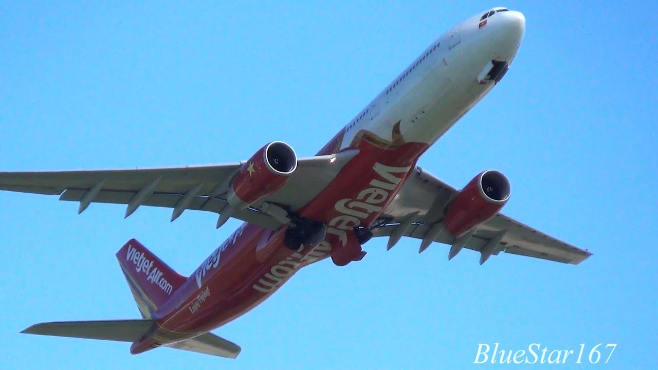 VietJet Air Airbus A330-300 (VN-A812) takeoff from NRT/RJAA (Tokyo - Narita) RWY 16R