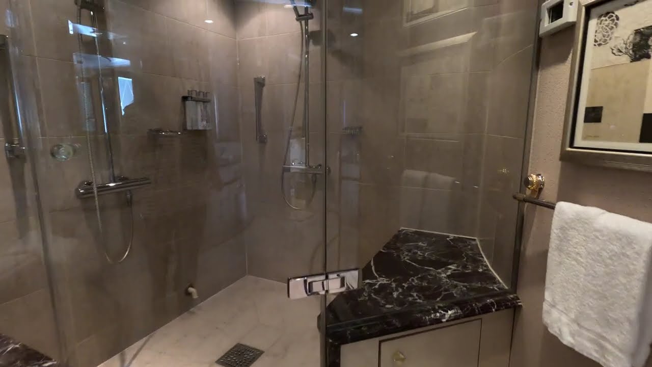 Royal Carribean - Adventure of the Seas Royal Suite - 1620