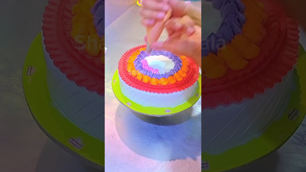 #2kg#flowers #doll💃   #cakedesig  #birthdaycake  #youtube #trending #shortsfeed #viral 💃🥰#saicakehub