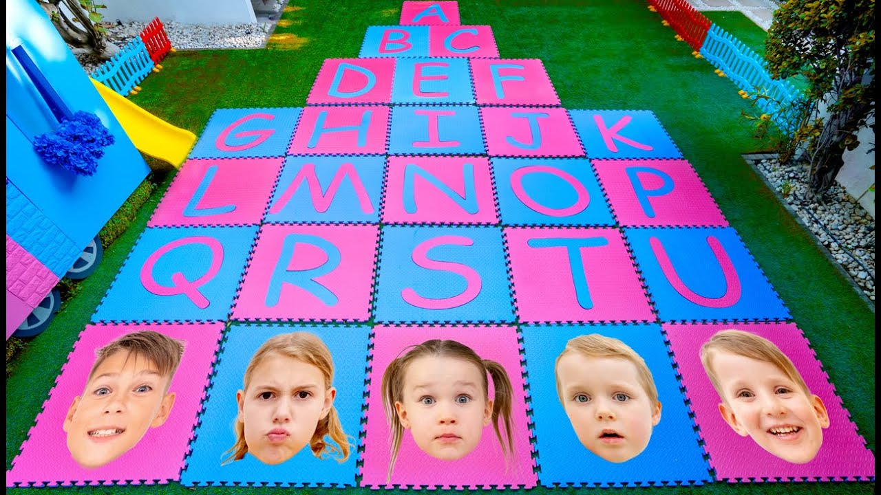 ABC pustolovščina! 🔤🎈 Otroci pokajo balone in rešujejo uganke, da bi našli manjkajoče črke