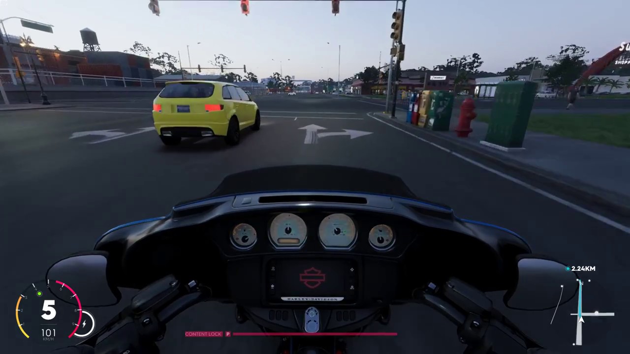 The Crew 2 - Riding on the beautiful Harley-Davidson Street Glide