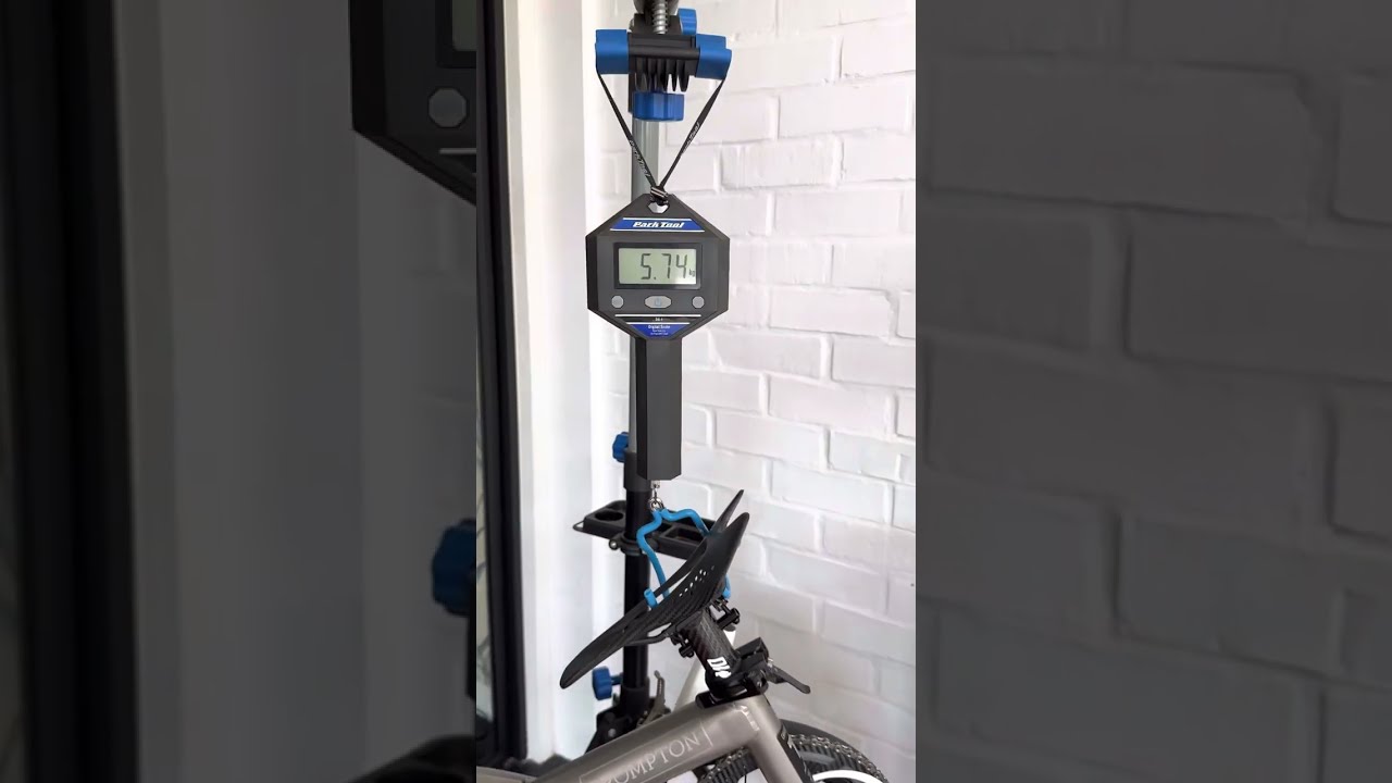 5.74kg World’s lightest multi speed Brompton with 2 brakes