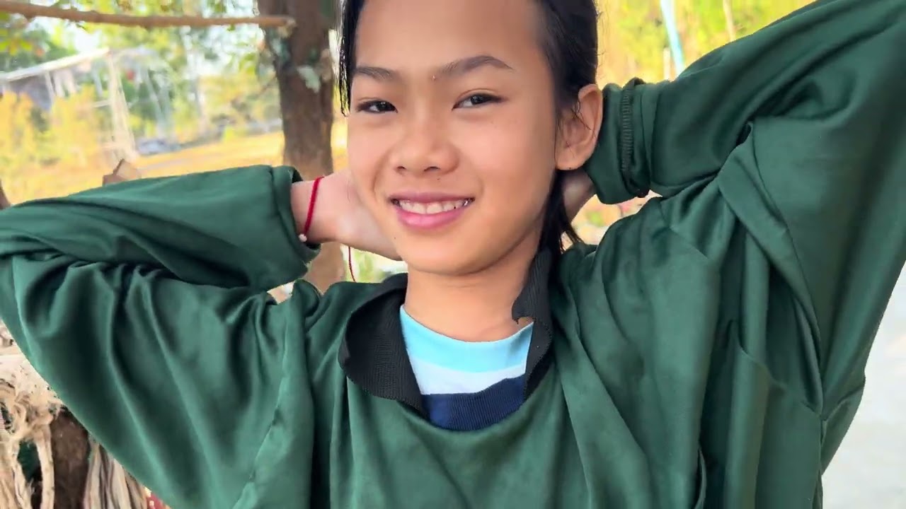 พ่อภูหยอกลูกสาว ธิดาลาว