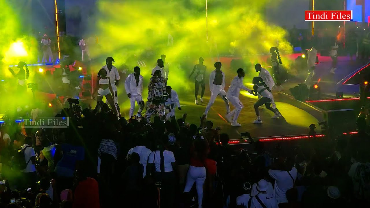 Sheebah Performs with Mudra, Palaso, Ykee Benda, Chosen Blood and Others to Battle Cindy On Stage.