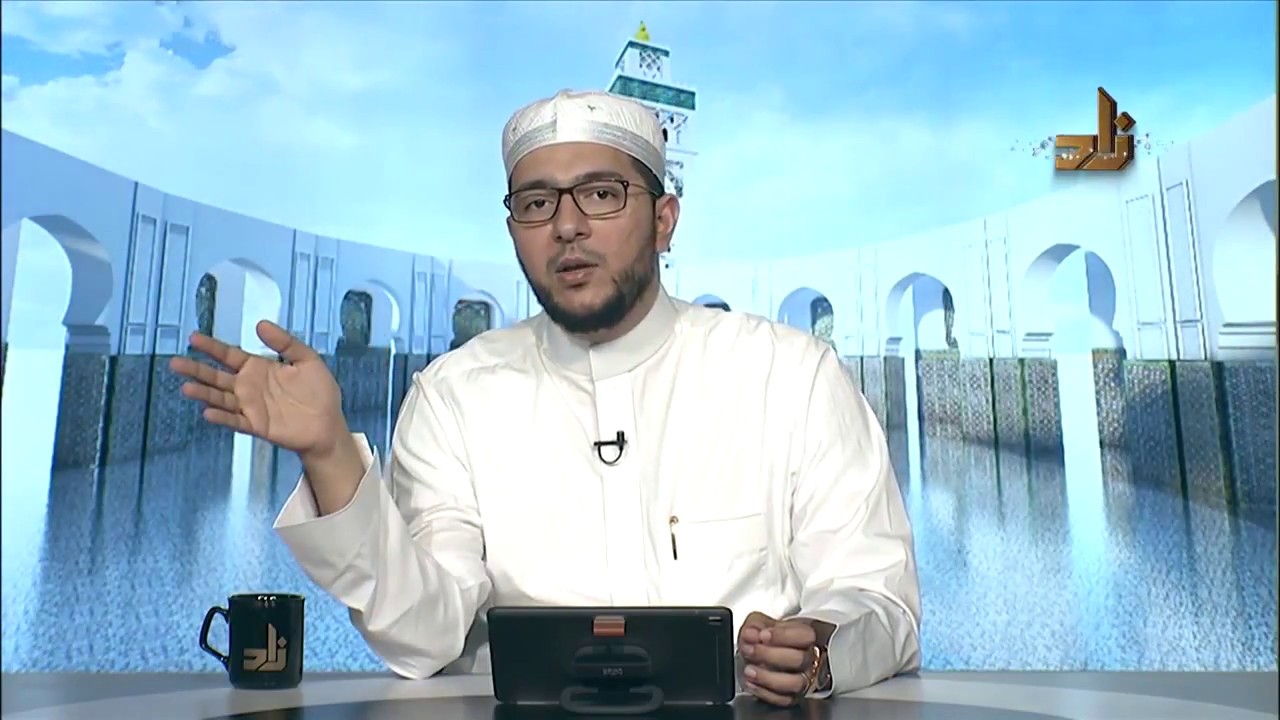 ما حكم البسملة في وسط السورة؟