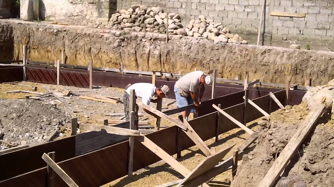 Ne ndertimin e shtepise se Ruzhdi Shqarrit