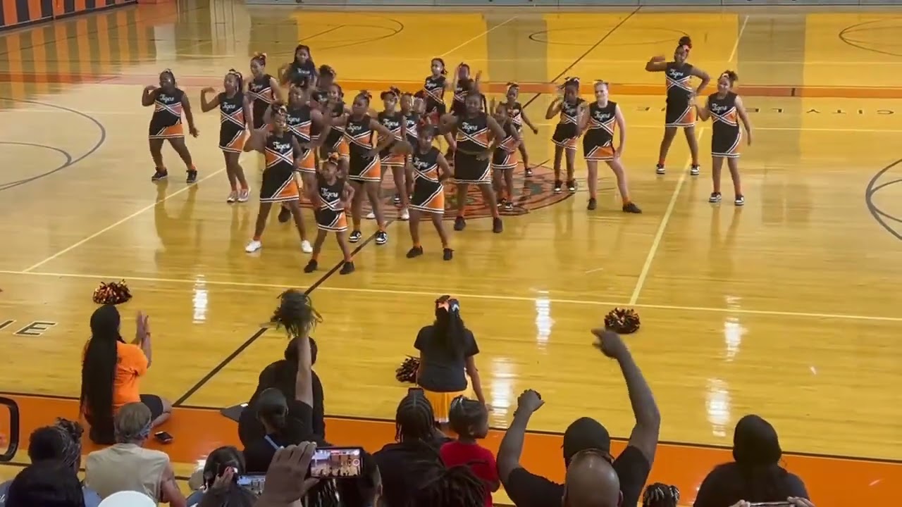 REELL Cheer Showcase