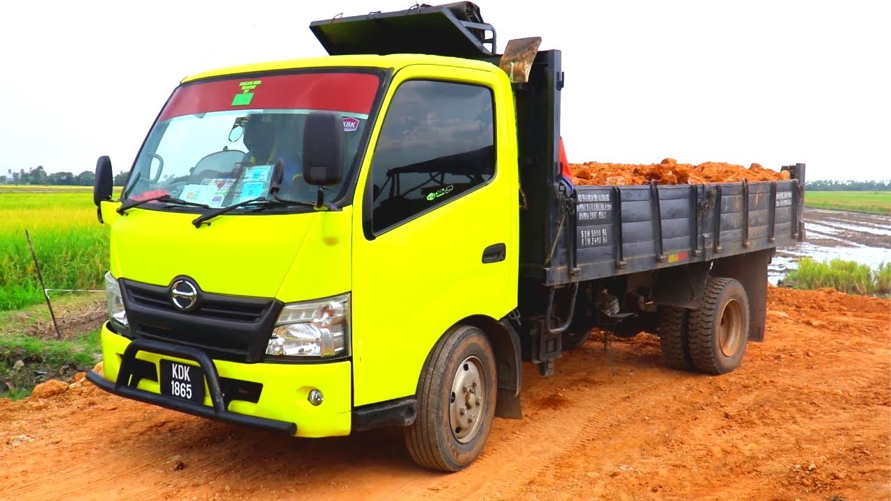 Lori Tayar 6 HINO FUSO CANTER Dan ISUZU Buang Tanah Batu Merah