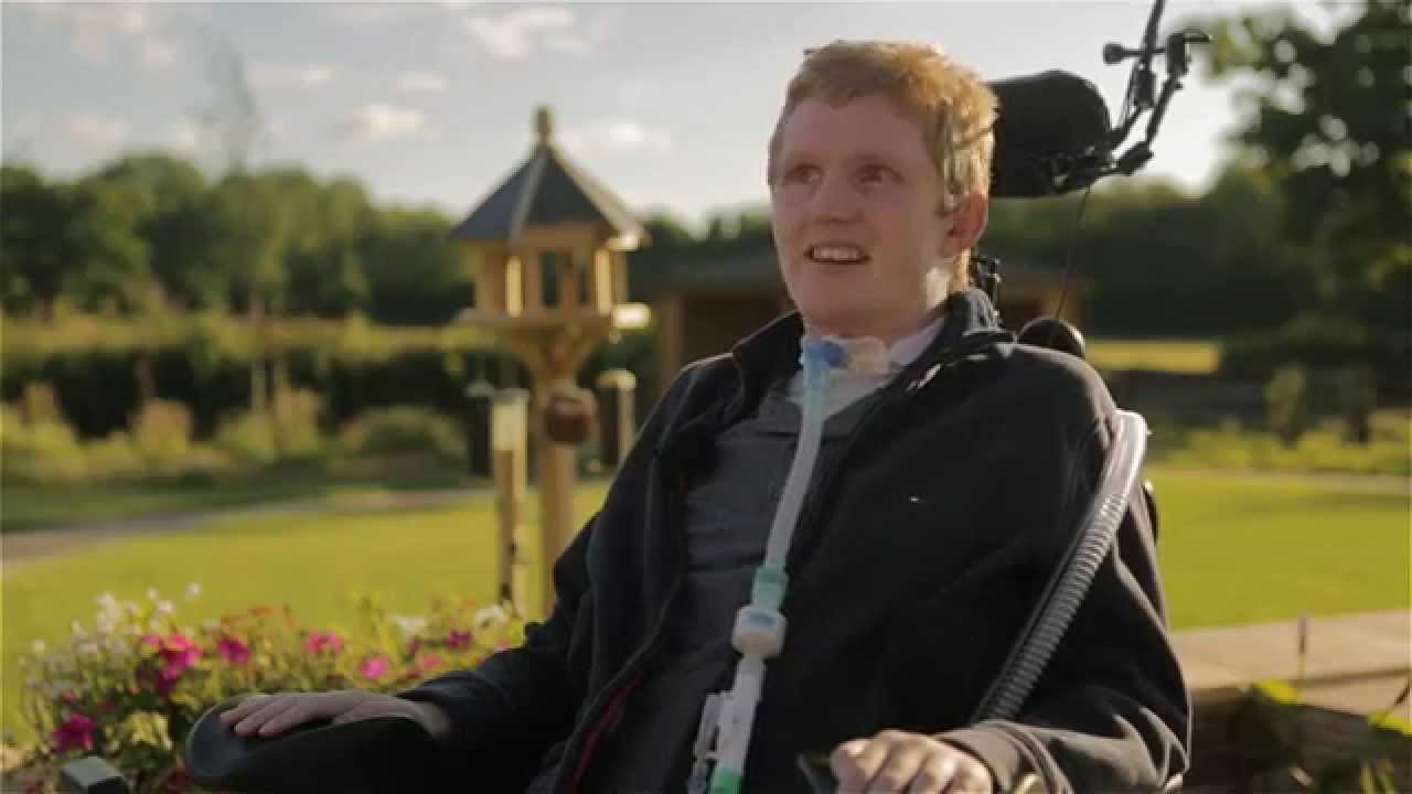 A Tetraplegic Man Becomes The First Person In The World To Walk Again Thanks To Robotic Legs