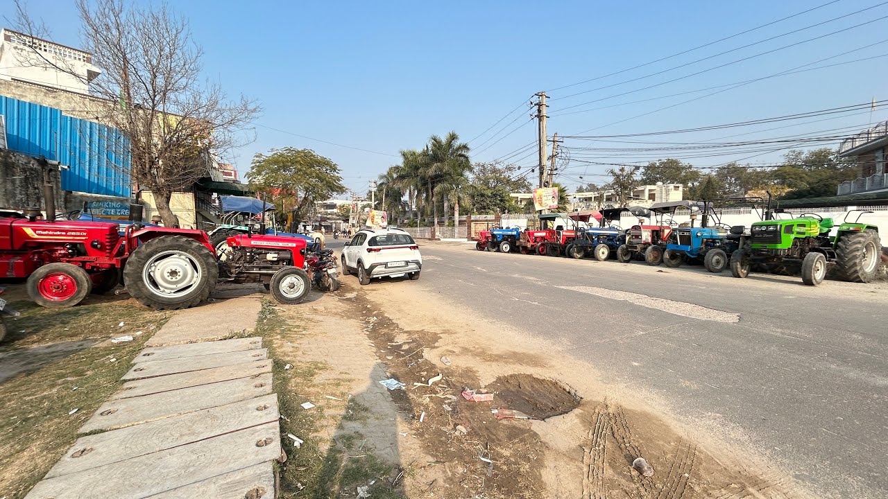 99923 98163 सबसे सस्ते ट्रैक्टर यहाँ मिल रहे हैं Jhajjar Haryana 