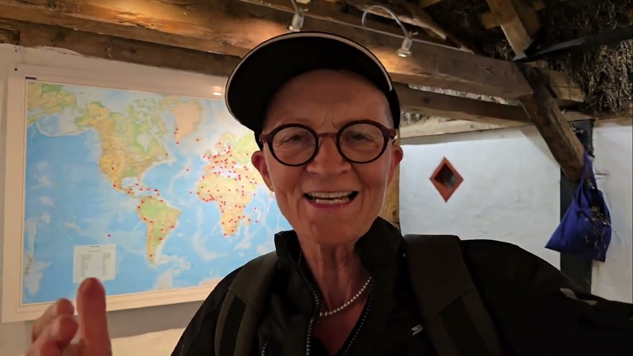 2025  Historien om Læsø, Museumsgården og tage af tang  ❤️ Mette