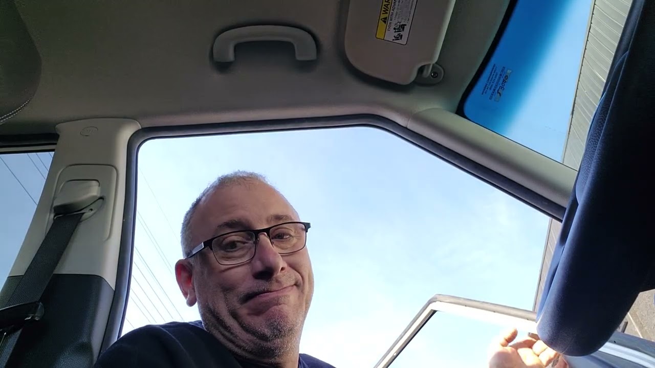 Ошибка P04E0: блок управления продувкой испарителя застрял в закрытом положении.