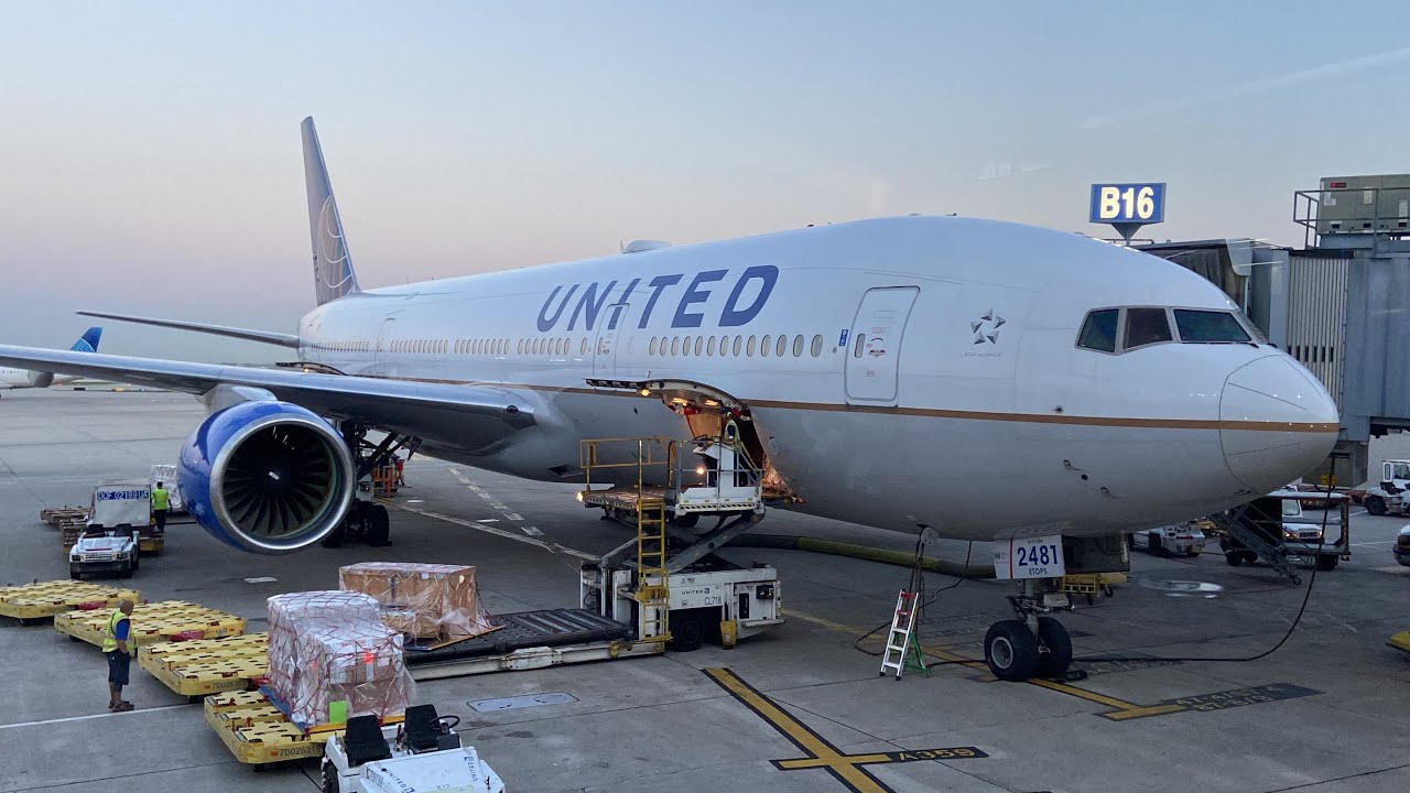 Los Angeles (LAX) ~ Chicago (ORD) - United Airlines - Boeing 777-200 - Full Flight