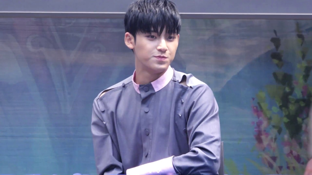 170528 세븐틴 팬싸 마카롱 지이인짜 잘 먹는 우리 민규 🌸