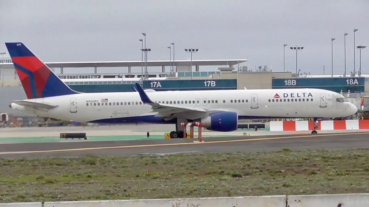 Plane Spotting at Los Angeles International Airport, LAX | February 7th, 2025