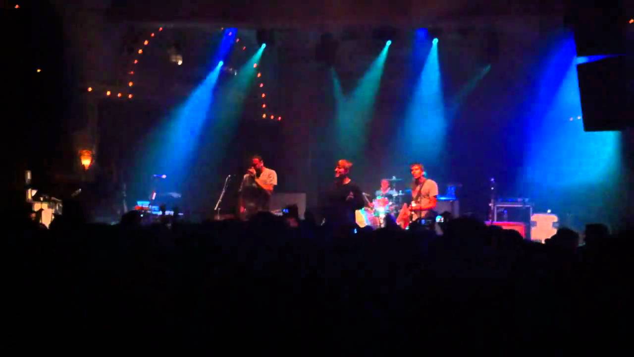 Two Tongues - Crawl (LIVE in HD)