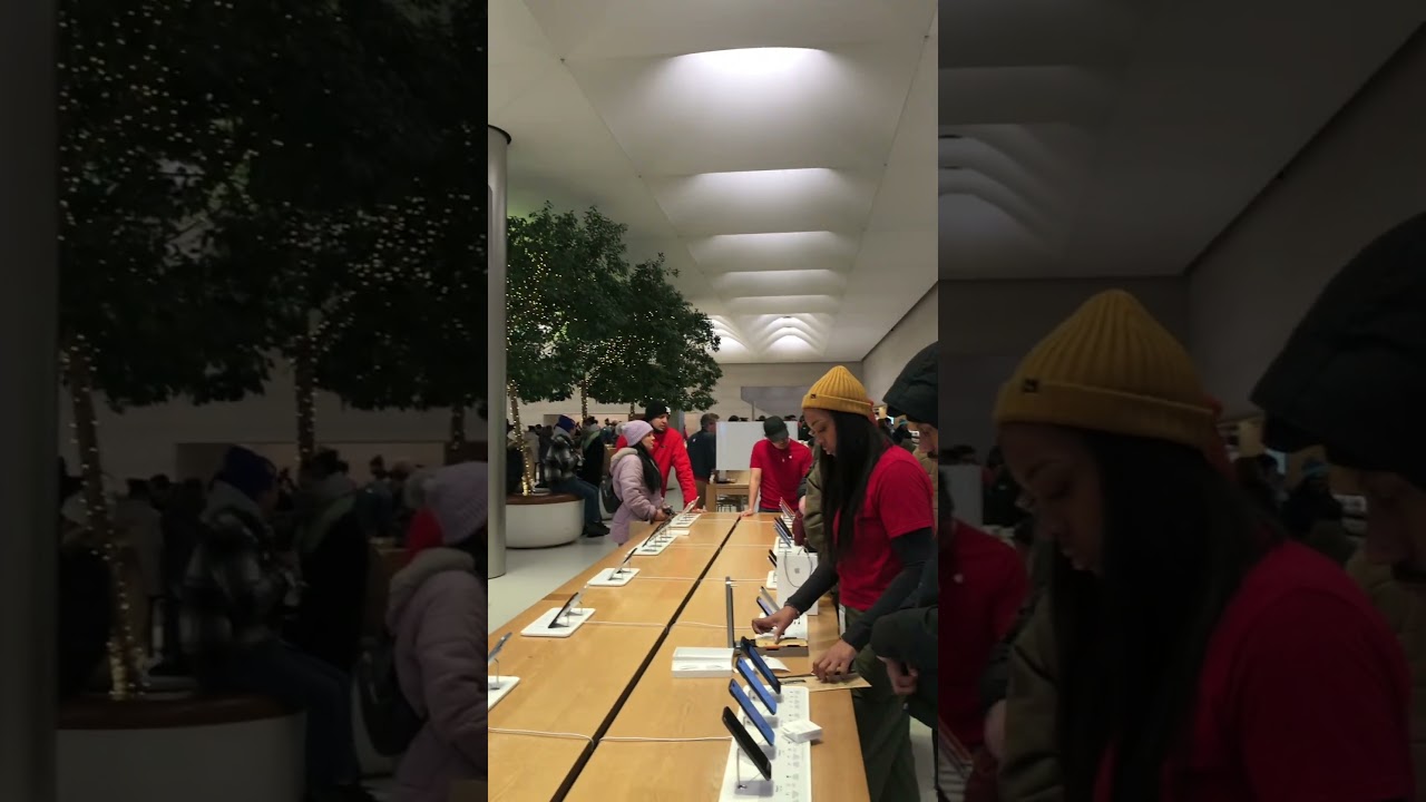 Glass. Lights. Apple. NYC #applestore #iphone #usa #nyc #newyork #apple #light
